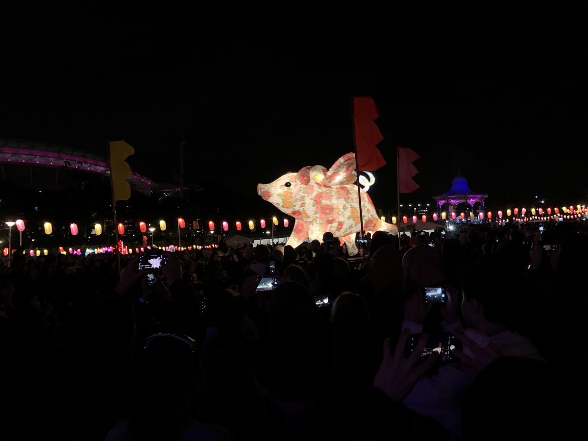 COHUTTspace's tweet photo. #MoonLantern #Festival @OzAsiaFestival at the #RiverTorrens @AdelaideFesCent https://t.co/vH8kvb543b