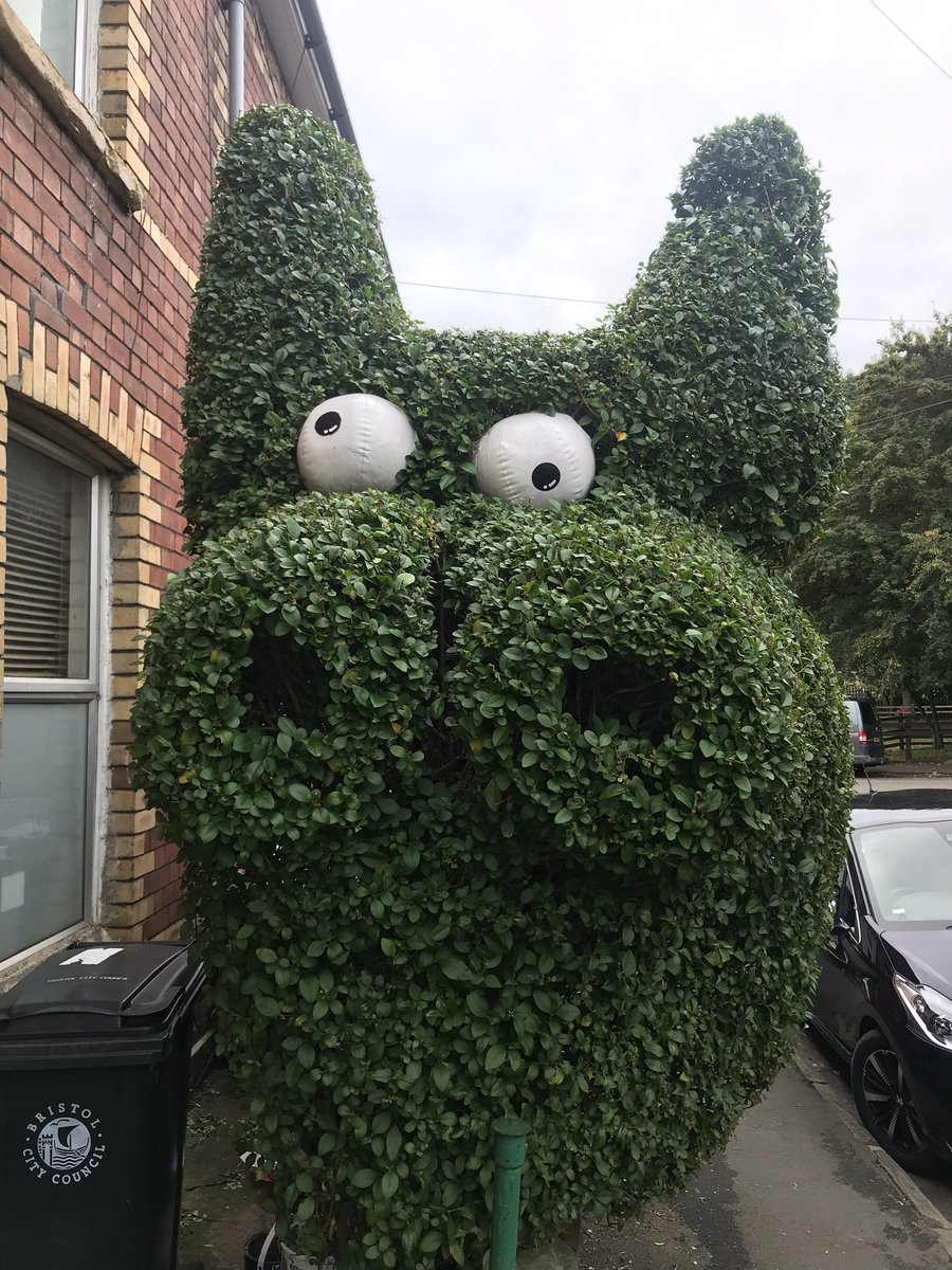 BBC Garden Rescue (@gardenrescuebbc) on Twitter photo Now that’s what I call Topiary 👍Not sure we’ll be seeing one like this on <a href="/GardenRescueBBC/">BBC Garden Rescue</a> but you have to admire the skills! Now that’s what I call Topiary 👍Not sure we’ll be seeing one like this on <a href="/GardenRescueBBC/">BBC Garden Rescue</a> but you have to admire the skills!