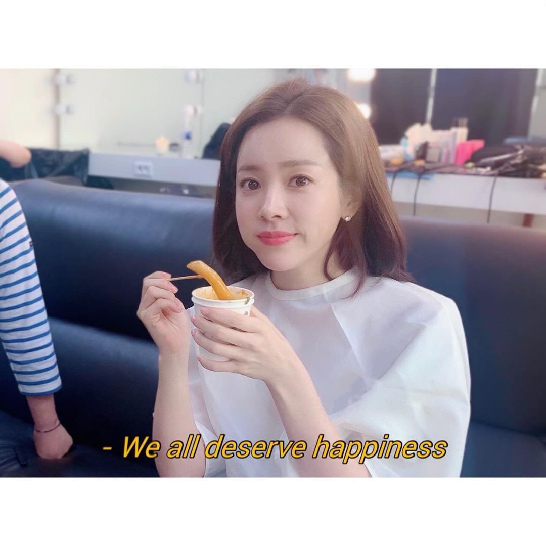 I hope all of you are having a wonderful day and find the happiness you truly deserve. Sending hugs and smiles to everyone who needs one :)