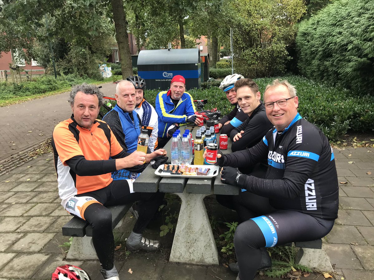 bvroy's tweet photo. Dagje MTB’en met collega’s van @BouwmijJanssen over Leenderheide nabij Valkenswaard. Supergezellig 👍 https://t.co/N70iekTMFF