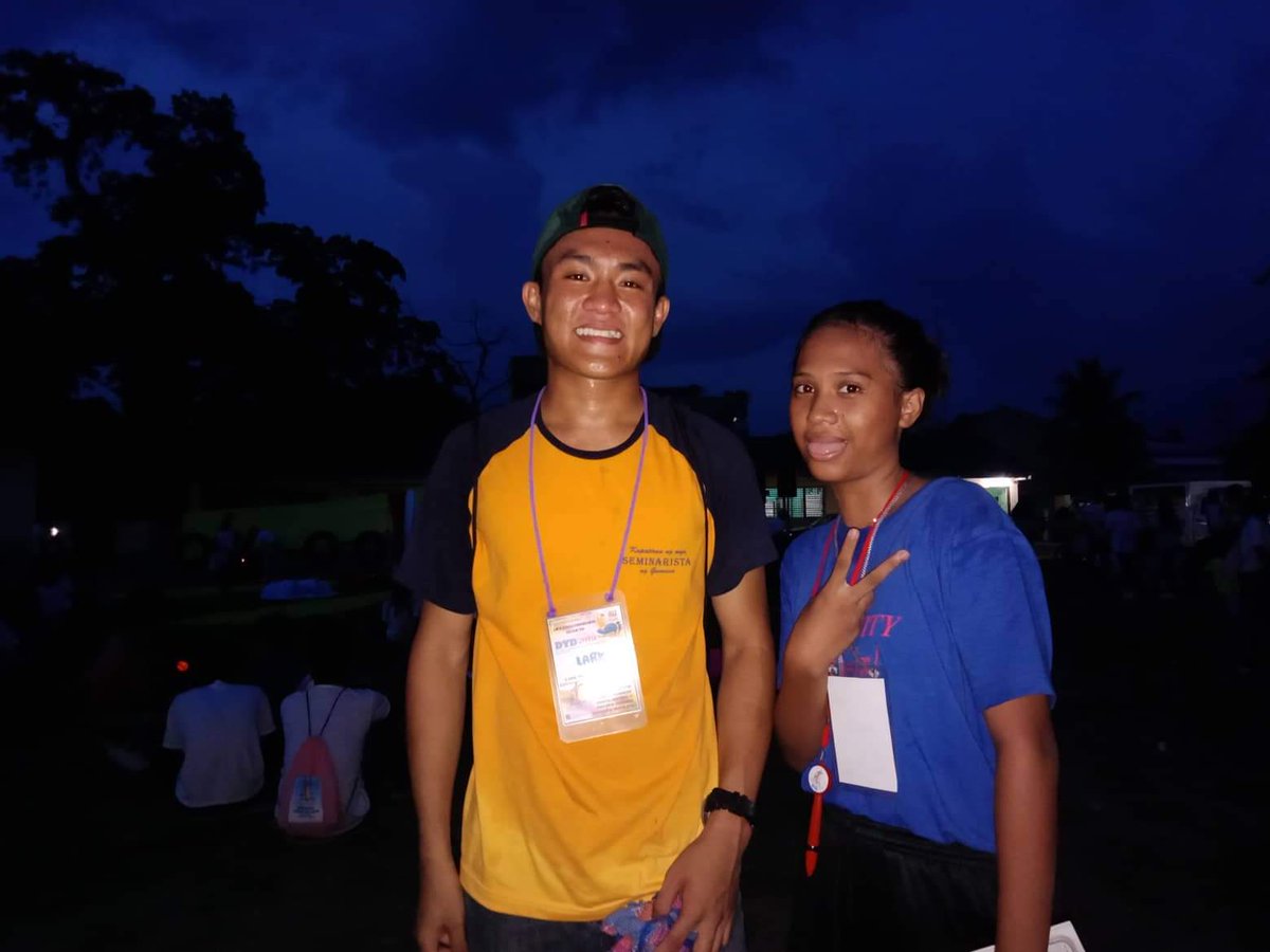 marahl__'s tweet photo. yung naging crush mo na magpapari HAHAHAHA @just_alyssa20 https://t.co/u9JMU0v3Vr