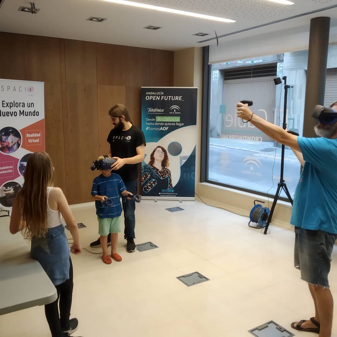 Spacio_VR's tweet photo. Última jornada en #SpaceAppsAlmeria19 #SpaceApps Ayer pudieron disfrutar de experiencias en el espacio, así como juegos de entretenimiento. Continuamos!!

#spaciovr #realidadvirtualalmeria #realidadvirtual #vr #Almeria https://t.co/VZPBVNnDMg