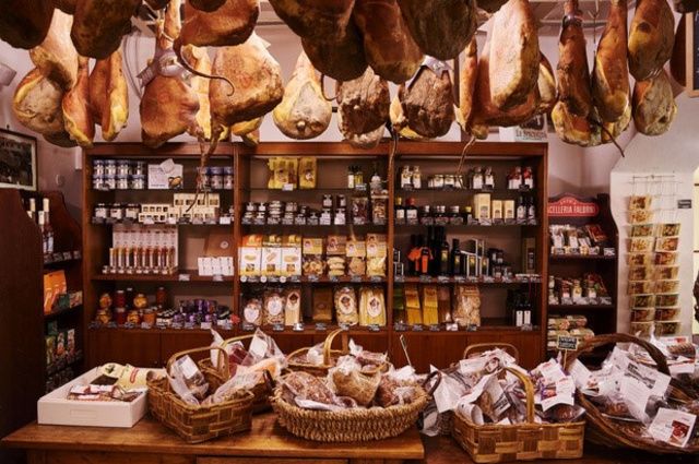 [#actu] triste constat dressé par le Syndicat Neutre Independant dans la presse cette semaine 🔪🥩
En l'espace de cinq ans, le nombre de bouchers et de charcutiers en Belgique a diminué de 7,3 %. 📉 Dans dix ans, il pourrait s'agir d'une réduction de 20 %
buff.ly/33CX1D2