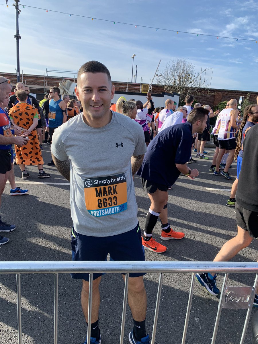 J09hitch's tweet photo. Race ready #GreatSouthRun go Mark #proud #ratherhimthanme #10miles https://t.co/51yIS83PU8
