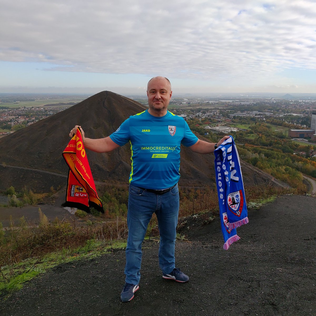 eric_okoniewski's tweet photo. ⛰️ #toutenhaut ⛰️ #ascension #terrildu1119 #symbolique #CLUB💯 #USVIMY @UsVimy 🇨🇵⚽🇨🇦 #IMMOCREDITAU❌ @Immocreditaux #RCLENS @RCLens ❤️💛 #fierdemaregion #bassinminier #lenslievin #pasdecalais #hautsdefrance 😍🤗😊 https://t.co/5kNyXqFoIC