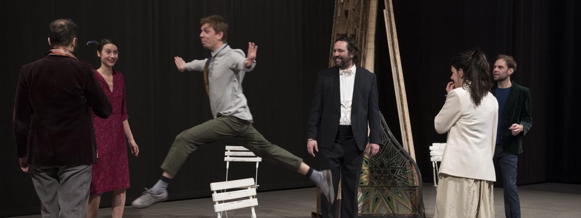 "Sens interdits" à Lyon : le festival de théâtre engagé qui ouvre des fenêtres sur le monde entier francetvinfo.fr/culture/specta… <a href="/SensInterdits/">Sens Interdits</a>