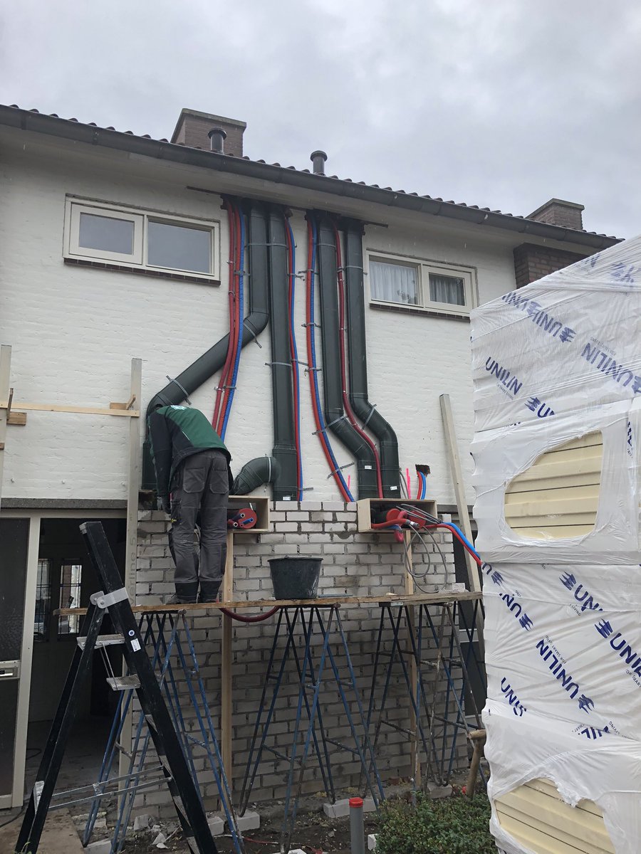 LouisVanHam11's tweet photo. Voorbereiding 50 nom woningen Gemert met Nathan energiemodule https://t.co/AUlVc2Uazd