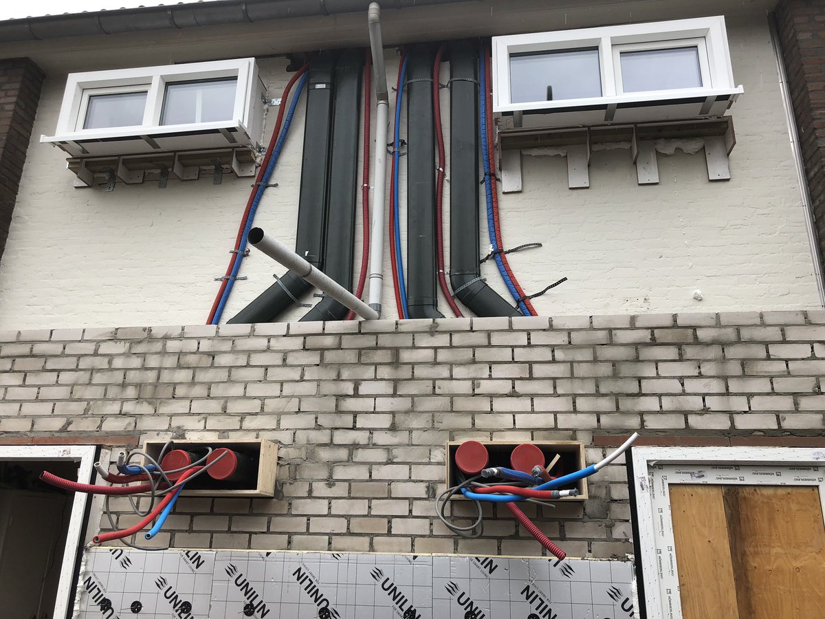 LouisVanHam11's tweet photo. Voorbereiding 50 nom woningen Gemert met Nathan energiemodule https://t.co/AUlVc2Uazd