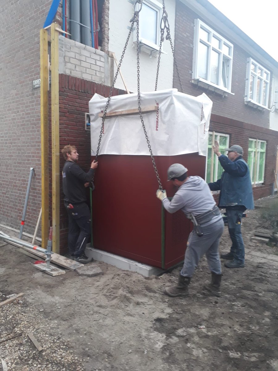 LouisVanHam11's tweet photo. Voorbereiding 50 nom woningen Gemert met Nathan energiemodule https://t.co/AUlVc2Uazd