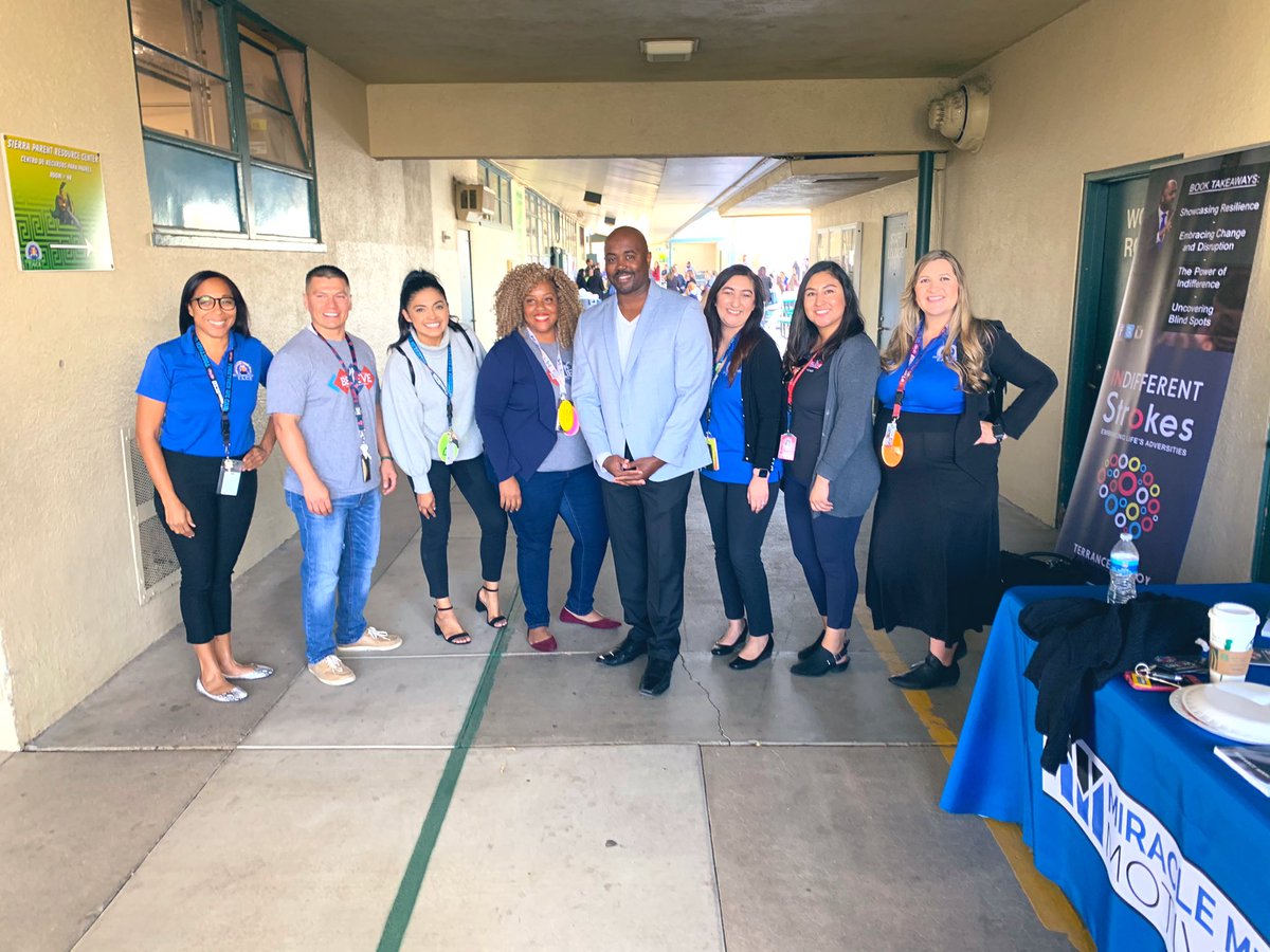 MissSillasBIS's tweet photo. Another successful Parent University! Really enjoyed this class, creating our first entry into our Gratitude Journals and learning how to incorporate the emotional thermometer at home! 🤗#teambcsd #teambcsdSEL https://t.co/5Wz2xze1CQ