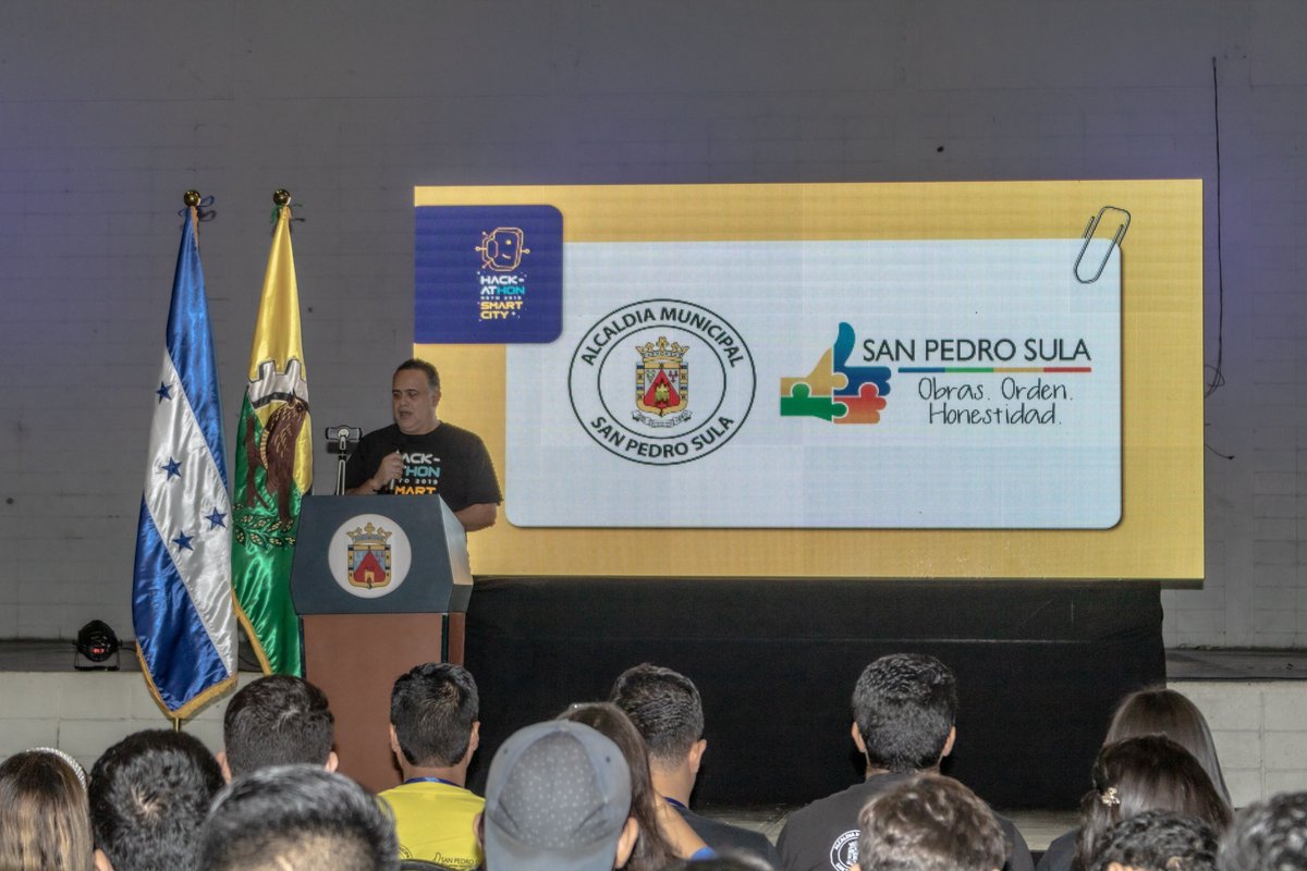 SmartCityHN's tweet photo. Así vivímos el primer día de nuestro Hackathon Reto Smart City 2019, lleno de ideas y energía por parte de nuestros participantes.

#Hackathon #SmartCity #SanPedroSula https://t.co/jzArLDvy3d