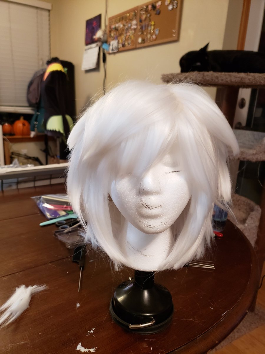 TangentDabbles's tweet photo. Much better. A lot of work to go but now we are closer to the right shape and length. No product in it yet. Only a little heat and lots of teasing. 
#wigstyling https://t.co/DXDJXdUD3m