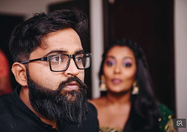 BaggyTheComic's tweet photo. Just your typical wedding photo. 
#shybride
.
.
📸 @srinivasan_ramesh https://t.co/opbxvcPxgz https://t.co/pCMngCMoSM