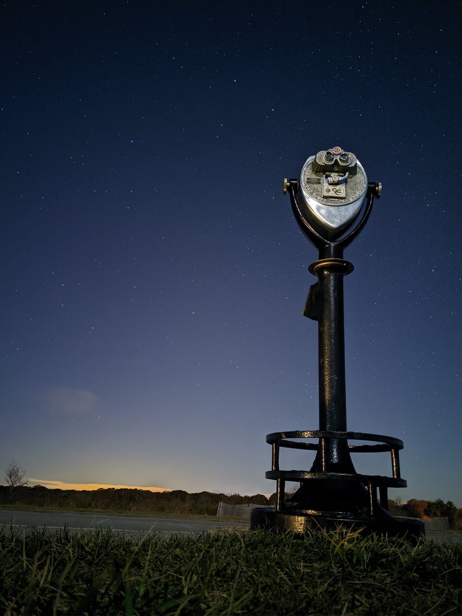 kriscarlon's tweet photo. 🔭 Can confirm the #Pixel4 astrophotography claims are legit. Shot at 1:30am at Montauk Point. Well done @madebygoogle #teampixel https://t.co/QByP8wCgQg