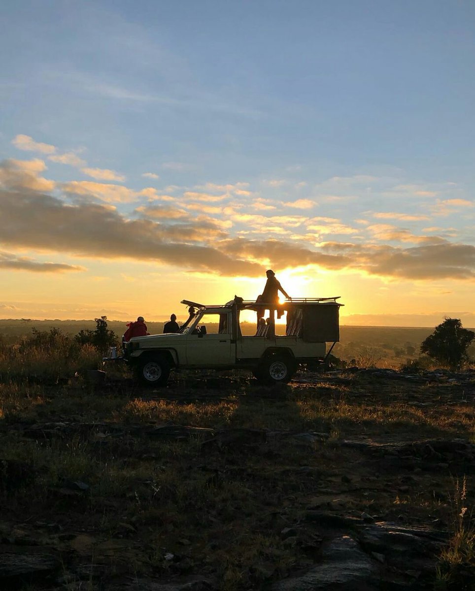MugieCamp's tweet photo. What a picturesque setting for some sunrise yoga!

#mugiecamp #ekoriansmugiecamp #safari #yoga #yogaaroundtheworld #sunrise #sunriseyoga #viewsofinstagram #instaviews #landcruiser #safaritime #kenya #safari #whyilovekenya #visitkenya #laikipia #dusk #health #healthylifestyle https://t.co/VVRgZDLXVc