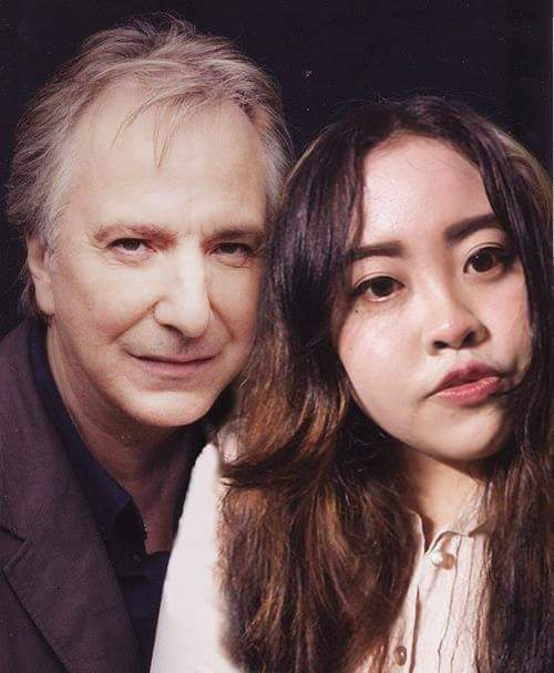 Merlin92190286's tweet photo. เมื่อความคิดถึงมันส่งไปไม่ถึง สิ่งที่พอทำได้คือตัดต่อรูปตัวเอง 😭 ตัดต่อเป็นไม่พอยังมโนเก่งอีกจร้าาา ปล.รูป���มื่อ2ปีที่แล้ว รักนะคะแด๊ดดี้❤ https://t.co/y7V4xKNCj2