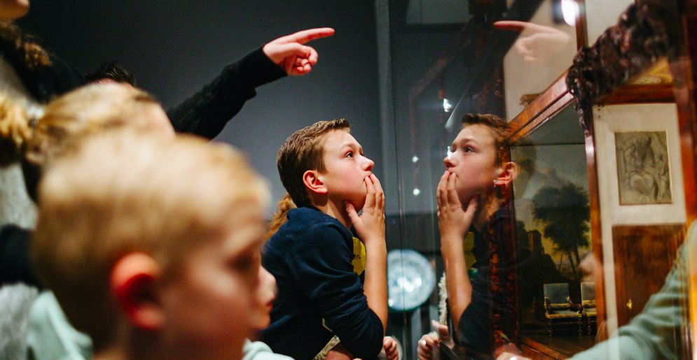 ★ Word expert in het <a href="/rijksmuseum/">Rijksmuseum</a> ; er is een vrolijke rondleiding voor kids van 4-7 en een rondleiding langs de hoogtepunten voor kinderen van 6-12 jaar! #herfstvakantietip ow.ly/Cc9D50wElv7