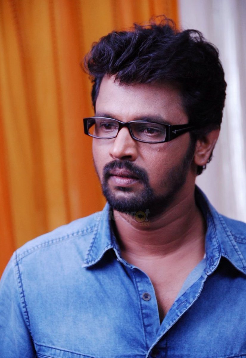 KavinFansClub's tweet photo. Like - cherappa 
RT - Kavin Anna 
தட்றா RT ya 🔥🔥🔥🔥 🔥 
இதுல காட்டுங்கடா‌ உங்க கோவத்த 
#KavinTimeToShine https://t.co/fqGUdLsuyE