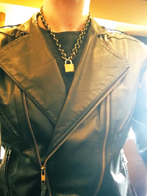 New collar, New haircut 🖤 Puppy is feelin good! 🐾 https://t.co/0kBQkfrBvz<a href="/tag/cumshot"class="tags"><span>#cumshot</span></a><a href="/tag/gayporn"class="tags"><span>#gayporn</span></a><a href="/tag/humanpup"class="tags"><span>#humanpup</span></a>