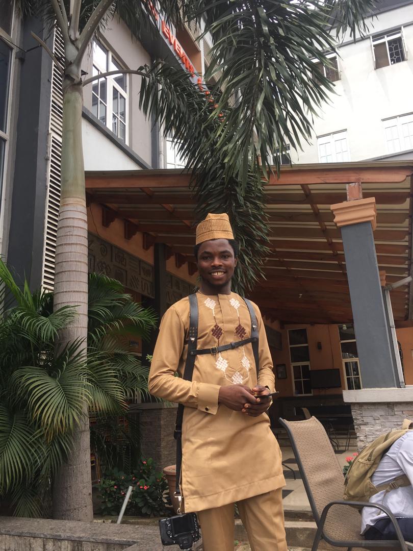 dotingthei's tweet photo. How I stormed my first wedding 
I was actually emotional 😂 😍. 
.
.
.
#KORAY19 #DotDigitals #wedding #photography #lagos #love https://t.co/wwsSNcejBB
