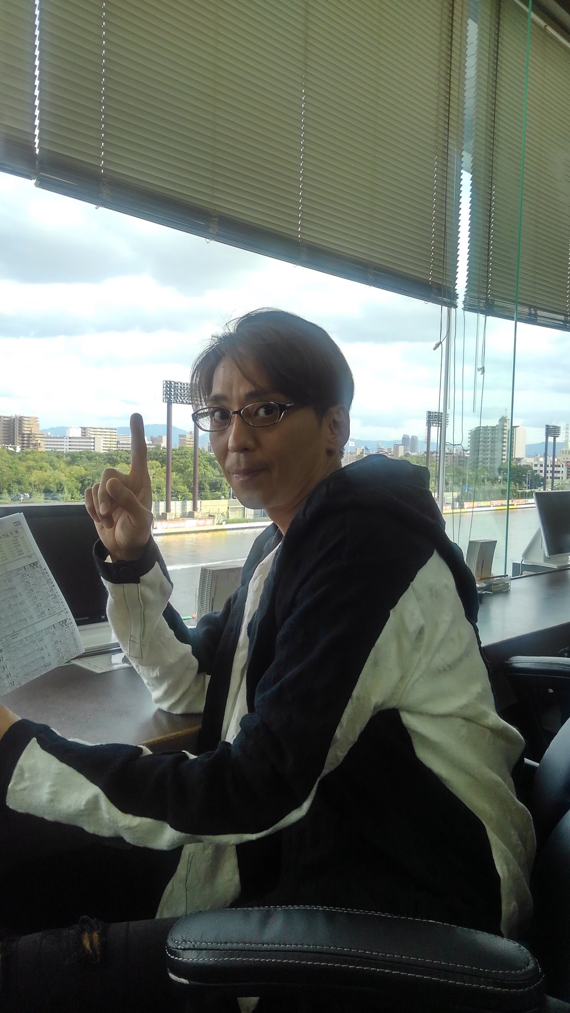 オートレース 公式 森且行選手in住之江ボート トークショーは18 41頃スタートです お近くの方は是非お立ち寄りください 住之江ボート オートレース 森くん 森且行 ボートレース T Co 79n2rat6xh Twitter