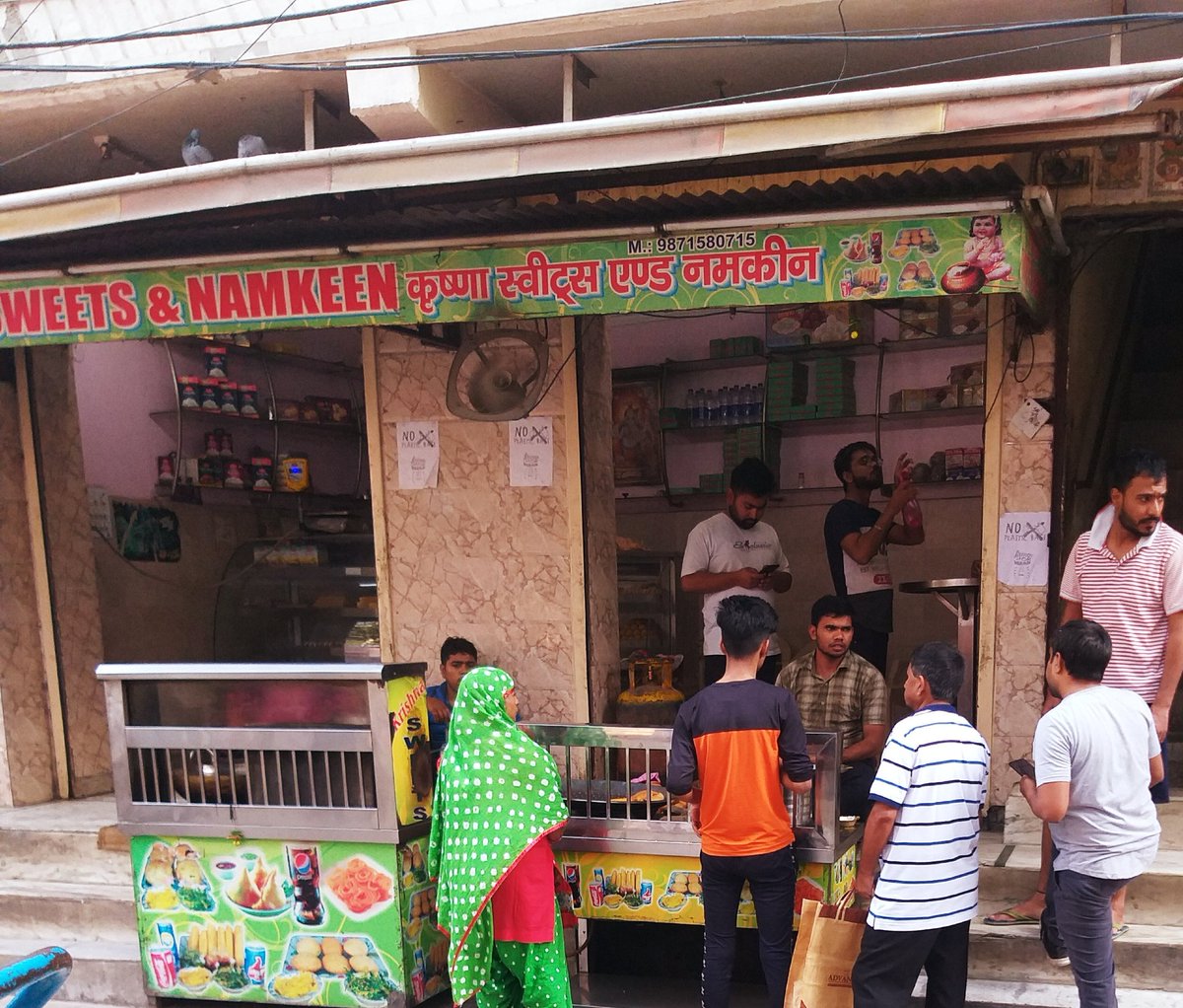 man196's tweet photo. Accidentally discovered this hole in a wall eatery in  Mayur Vihar phase 1,if you want to taste the authentic brij breakfast in Delhi this place is perfect for you,no fancy cutlery nothing but the taste teleports you directly to bylanes of Mathura-vrindaban. #FoodSearch https://t.co/prXkZdb6Ko