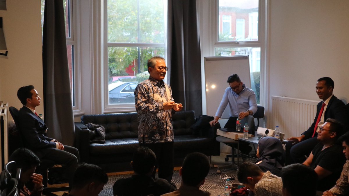 Atdikbud London tweet media