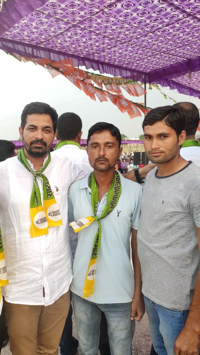 ChuodharySuri's tweet photo. Plz vote 4 #RLP
#Khimsarelection
Vote for#Narayanbeniwal
#HanumanBeniwal
Wid #Mahipalmahala https://t.co/ROMdsffTLJ