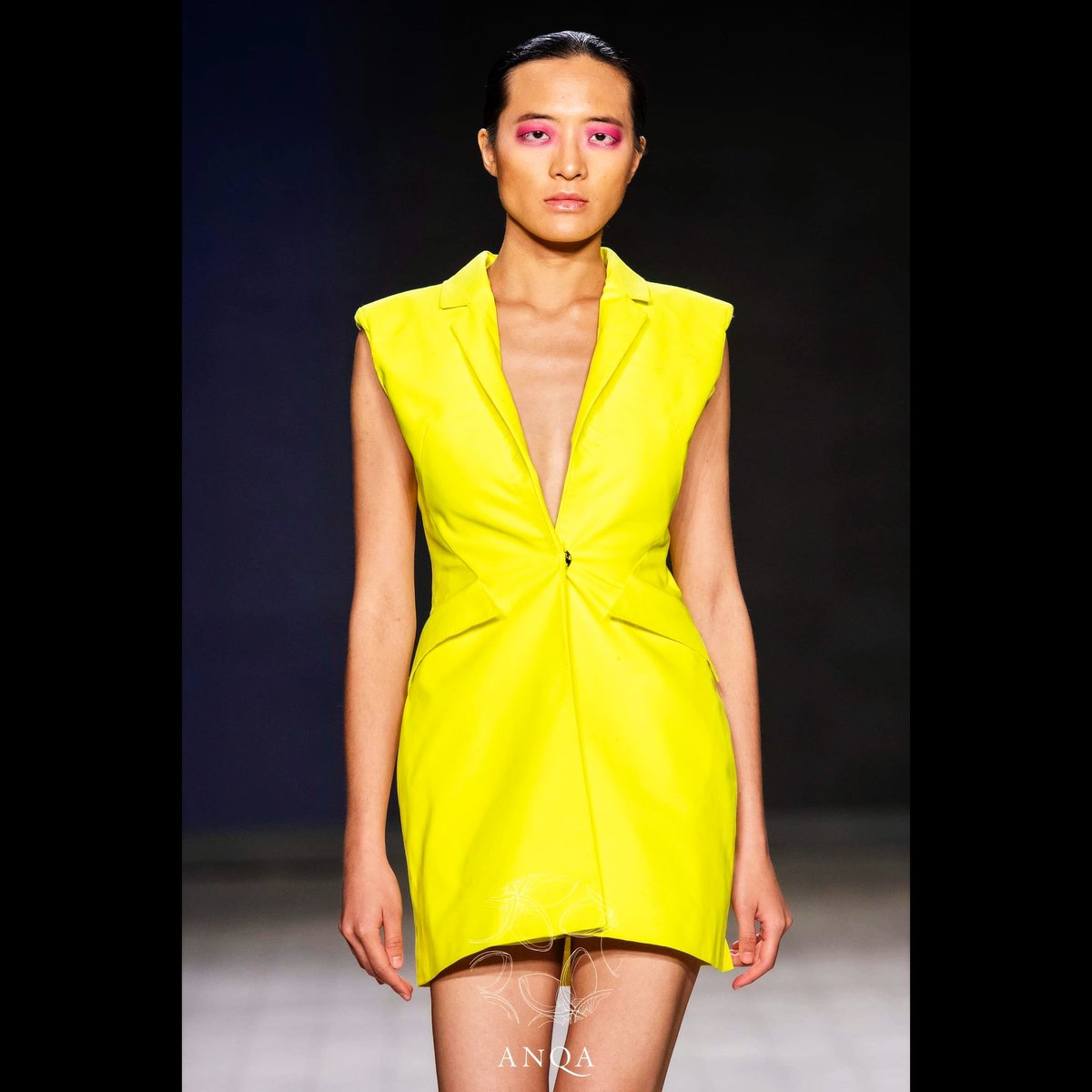 anqa_official's tweet photo. SS20' collection by @anqa_official
@VanFashionWeek @Fashion__Studio
@FashionUnited
..
.

#embroderies #fashiondesigner #fashion #fashionweek #madeinfrance #trend #lifestyle #womanstyle #woman #anqadesign #savoirfairefrancais #ss20 #luxurycloth #couture #style #NEON #colours https://t.co/tzxVazEsGQ
