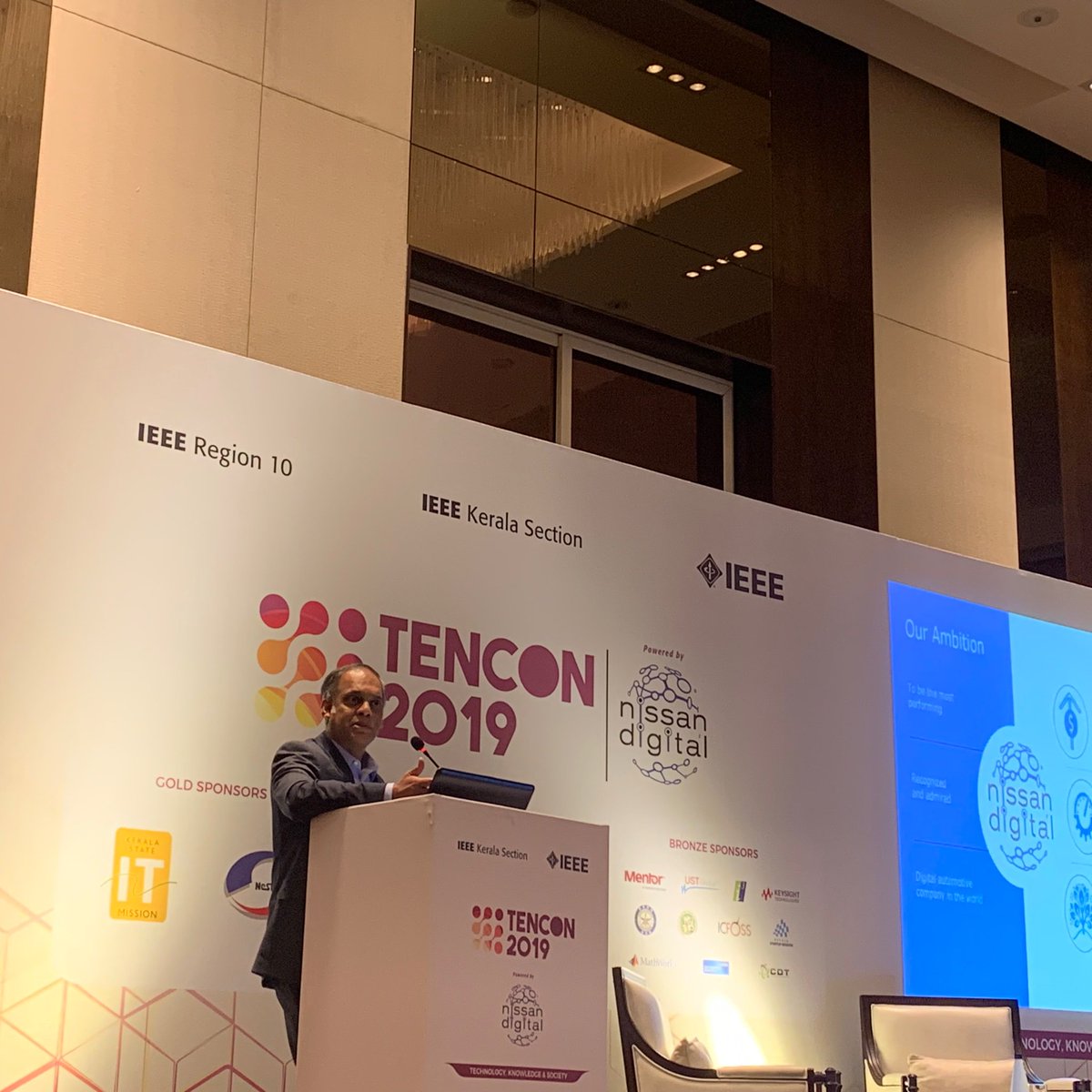 rroshandotcom's tweet photo. @AnthonyAThomas Tony Thomas, CIO, Nissan Motor Corporation @Nissan @NissanMotor speaking at #TENCON2019 about #NissanLEAF #NissanDigital and new revolutions in automobile industry https://t.co/nk0rUhd0g9