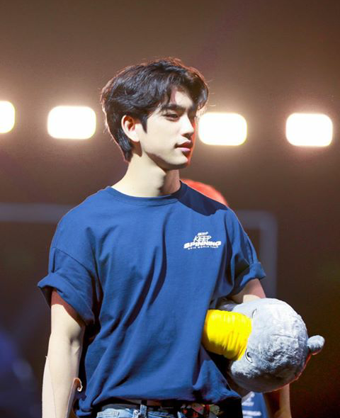 hhueidid's tweet photo. My Prince👑💙
#JINYOUNG https://t.co/eRIvY3ILIN