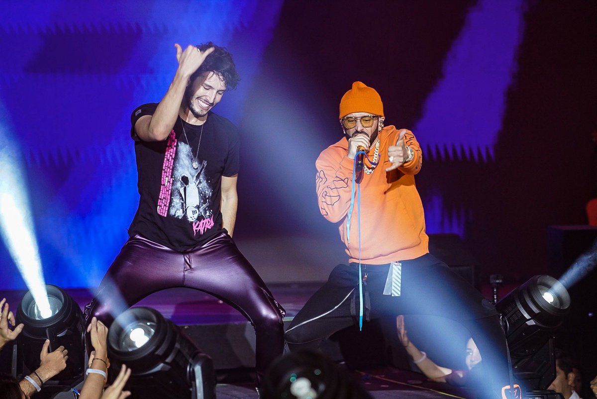 yandeloficial's tweet photo. El Capitan Yandel presente en #Medellin #Colombia Gracias @SebastianYatra  por la invitación #EnCero #EnCeroRemix pronto! #Bruuttal https://t.co/8pc2KQis9C