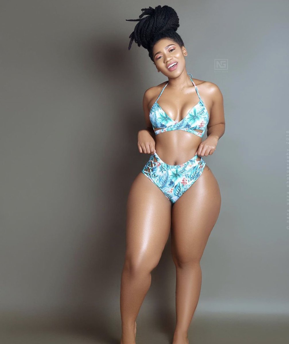 dabuttlover69's tweet photo. Oh tell yess! #sexySunday #sexy #sexyAF #thong #booty #thicc #thickbooty #thiccsquad #teamass #assteam #sundaylust #hitta #aBUNdantly #AstroAss #stros #SundayFunday #ASSTROS #BUNS #bunshun #bunsout #sundaymood #SundayMorning #SundayThoughts #assoftheday #asstober #theend https://t.co/AvjFNbFhjr