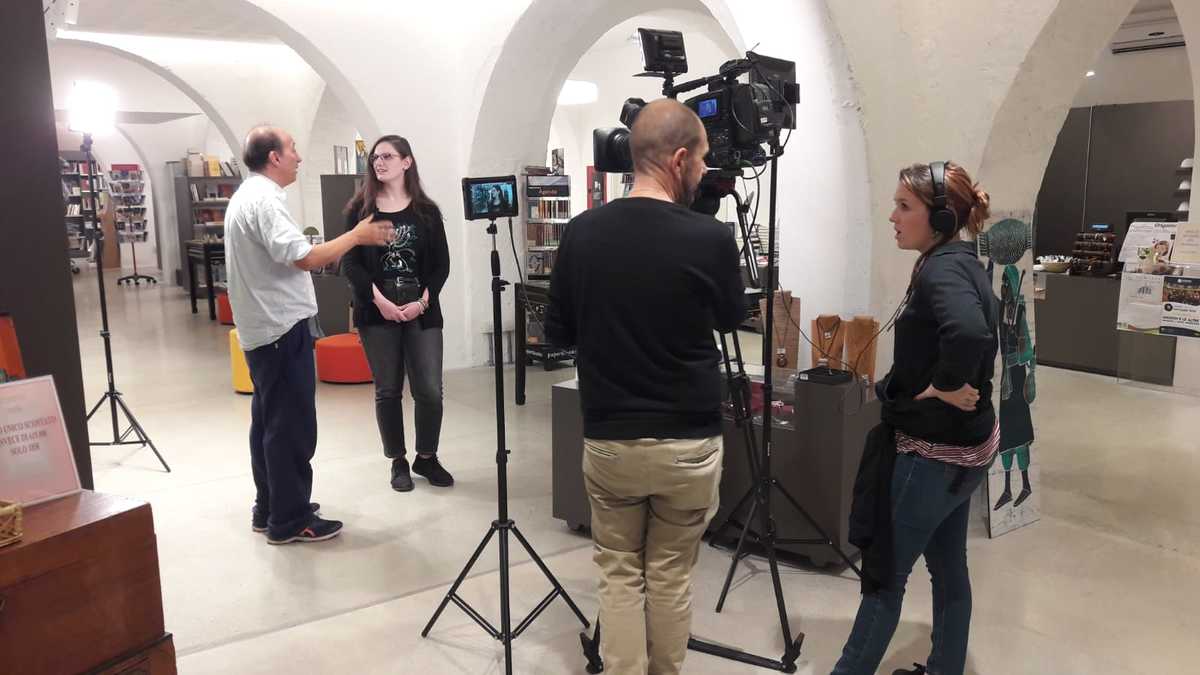 lamangrovia's tweet photo. Ma cosa ci fà la nostra Chiara davanti ad una telecamera?
Se siete curiosi di scoprirlo, guardate #rai1 oggi a mezzogiorno: all'interno del programma "A Sua Immagine" si parlerà della #Mangrovia e del #PIME. Non perdetevelo!
https://t.co/BWcPopCBQt
#siamointv #sarannofamosi # https://t.co/2B90qAF8z3