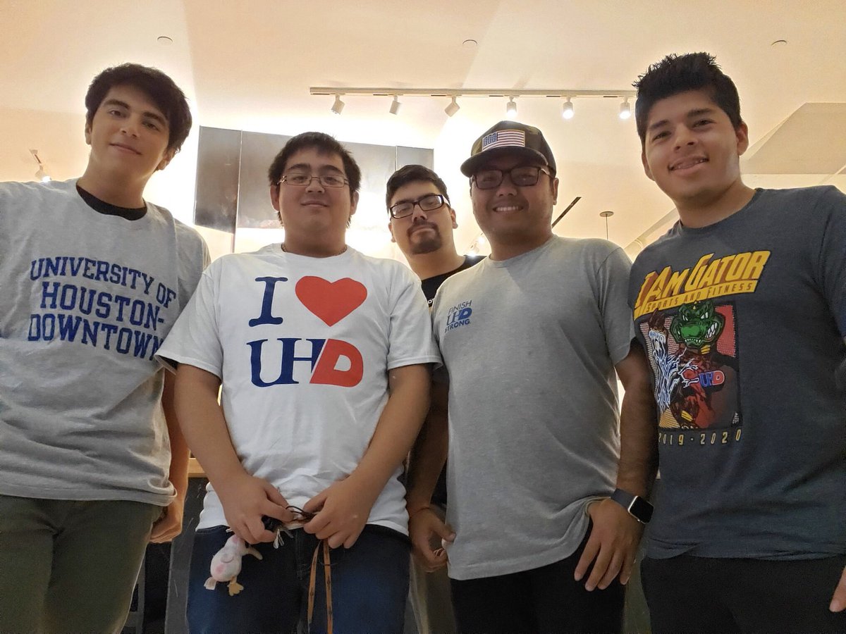 UHDesports's tweet photo. Dota 2 team kicked off their @CStarleague season today. #UHDgators #finishstrong #Dota2 #college #esports https://t.co/RIqumyZKCy