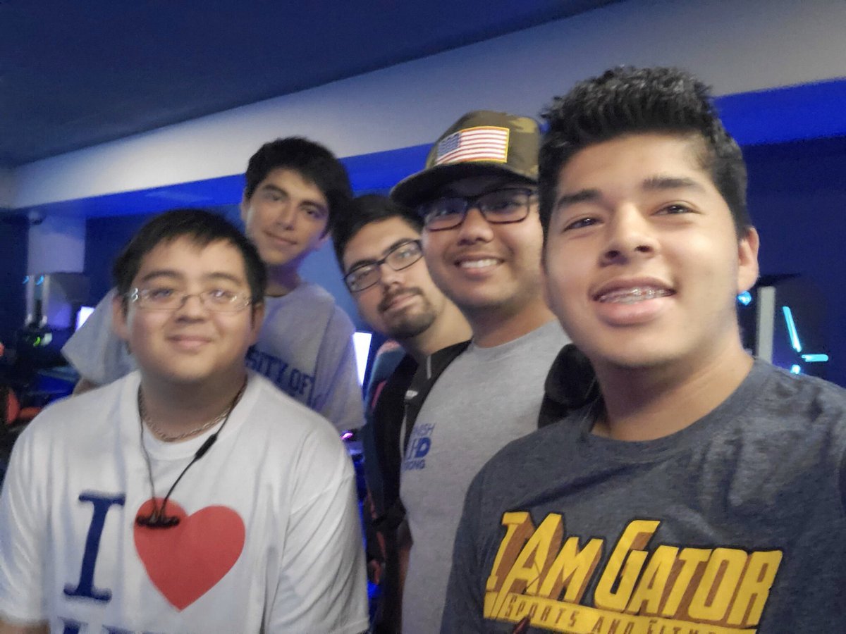 UHDesports's tweet photo. Dota 2 team kicked off their @CStarleague season today. #UHDgators #finishstrong #Dota2 #college #esports https://t.co/RIqumyZKCy