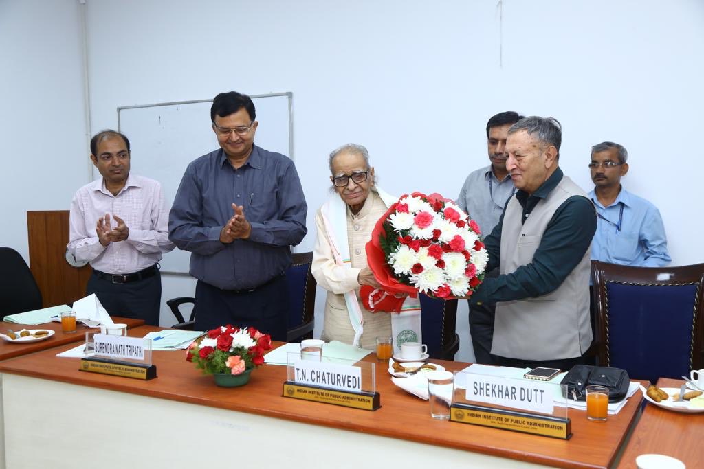 iipa9's tweet photo. 314th Meeting of #ExecutiveCommitte of #IIPA to be held today under the chiarmanship of Padmabhushan Sri TN Chaturvedi ex Governor Karanataka and Kerala at 5pm on 19th October 2019 https://t.co/y0j6jdYsd8