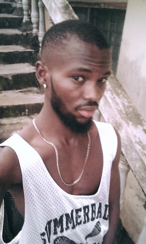 AdedejiMascolt's tweet photo. Morning Selfie. Grateful soul #mascolt happy Sunday to y'all. https://t.co/KhXpZOQzHj