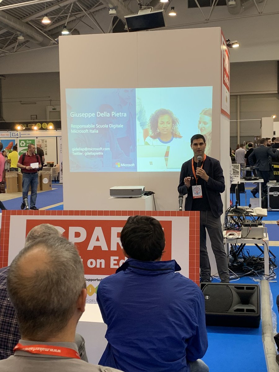 Societing_SC's tweet photo. @gdellapietra presenta i nuovi tool per la formazione e l’educazione di @MicrosoftEDU 
#Societing #MFR19 #AI #MicrosoftEdu https://t.co/rKcdBUsu07