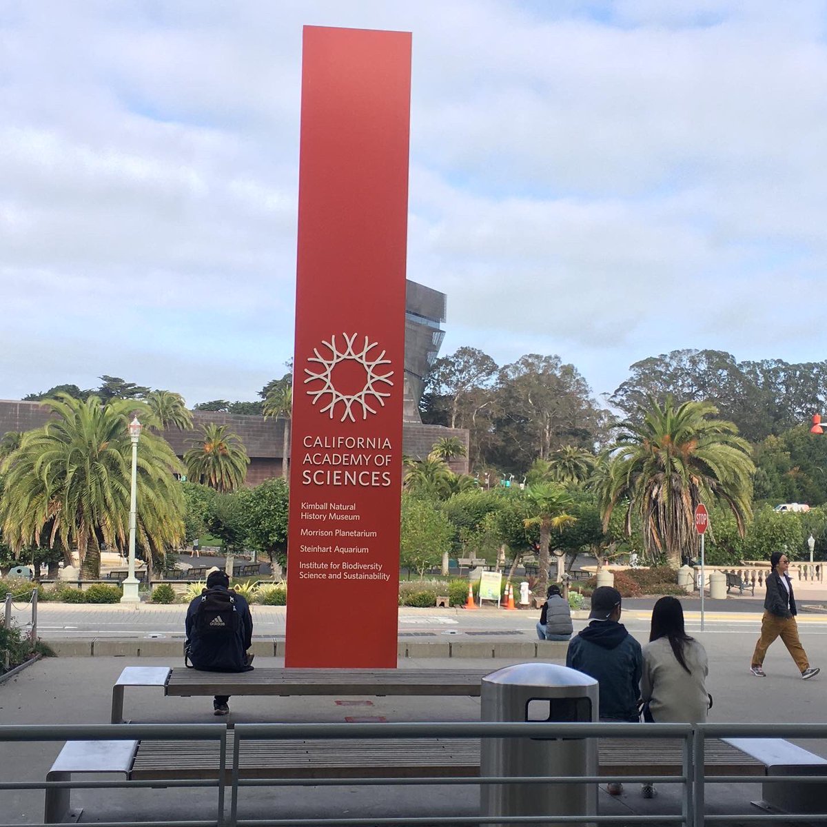 alanmwika's tweet image. When tech is institutionalised, people begin to think critically at every level, opportunities for collaboration are created and more people are equipped with education, knowledge, skills and livelihood. #weekendnotes