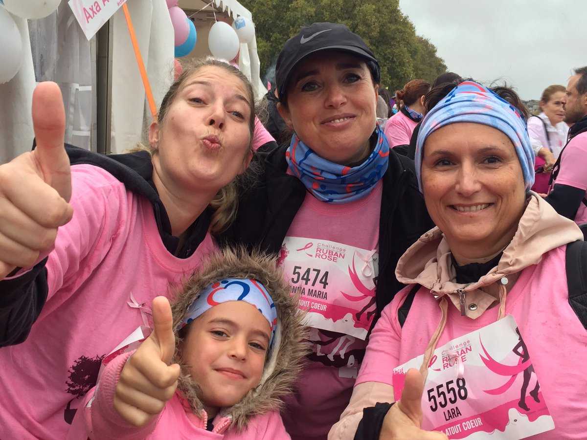 Course du ruban rose même sous la pluie on est là !!! #rubanrose #AXAOctobreRose <a href="/LaraMellot/">Lara Mellot</a> <a href="/CaroleCaporal/">caporal carole</a> <a href="/BertrandDauba/">Dauba</a> <a href="/lomarax33/">Laurent Chalant</a>