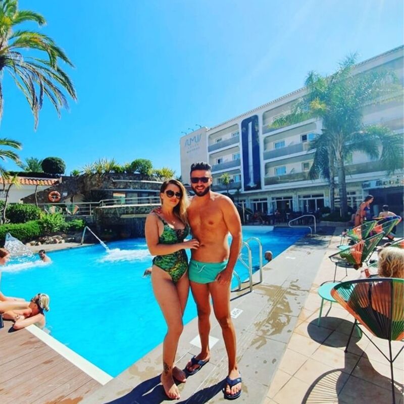 sumushotels's tweet photo. And we say #ByeByeSeason2019 with this beautiful picture of Sumus Hotel Monteplaya (📷 by Iulia Malaescu). We'll be back on Easter 2020 🐰 Thanks to our staff and to the great guests that were with us in 2019! ❤️
Book now your next holidays: 
➡️ https://t.co/JovZLlHfEN https://t.co/8qRADzq0q4