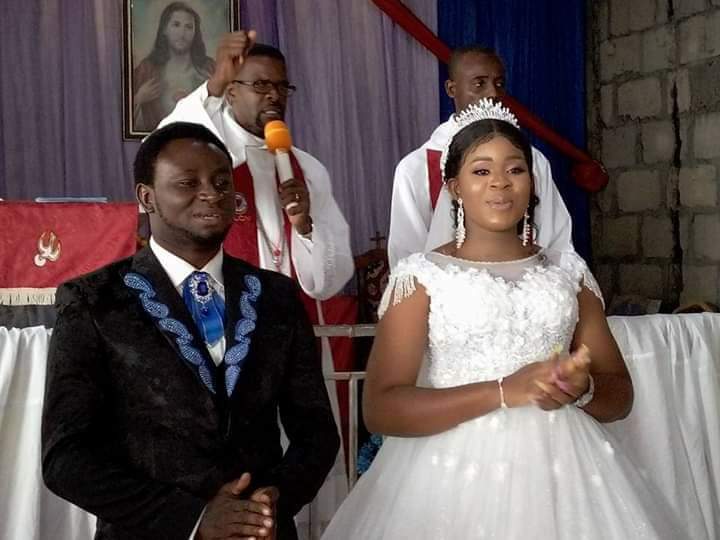 MiniWaymedia's tweet photo. HE THAT FINDETH A WIFE,  FINDETH A GOOD THING https://t.co/VxVuYzpXbg