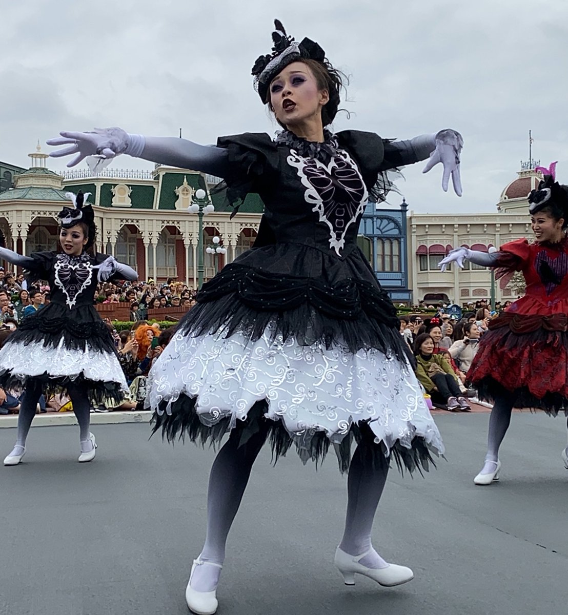 Themeparkreview The Costumes In The Spooky Boo Parade Were Some Of The Best I Ever Seen At A Disney Park スプーキーbooパレード Tokyodisneyland 東京ディズニーランド 東京ディズニーリゾート T Co Viifikahlt