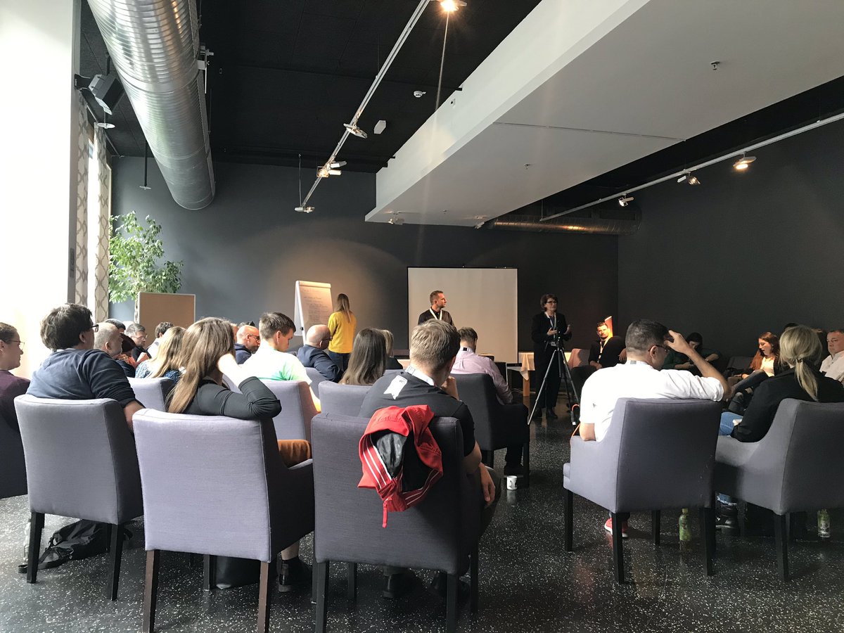 futuresalescamp's tweet photo. Das #REDc19 in Bieberwier am Fuße der #Zugspitze. Themen zu Technik, PMS, Bloggern, Startups, Schnittstellen und natürlich #Revenuemanagement! #newKidInTown herzlichen Glückwunsch zu dem gelungenen Camp, wir sehen uns nächstes Jahr! #keepteam #FSC20 in Bremerhaven 😉 #salesrockt https://t.co/0tCZuAiAeo