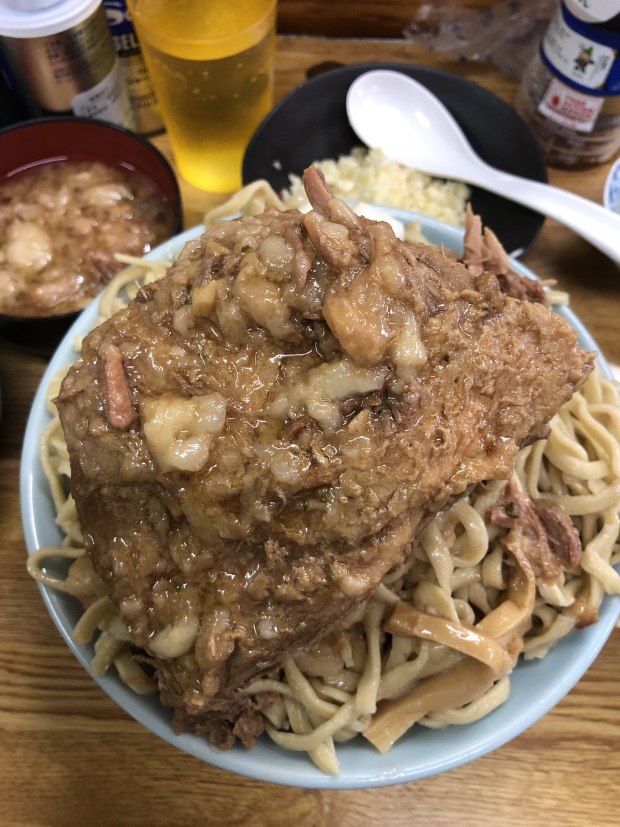 Rio4634's tweet image. ラーメンそら@上福岡

今日午後13時頃 

上福岡にあるラーメンそらにて

隕石の様な豚が着丼したもよう

作業員がおよそ15分かけ

撤去作業に成功！

現場から以上です。

ご馳走様でした🙇‍♂️🙏
