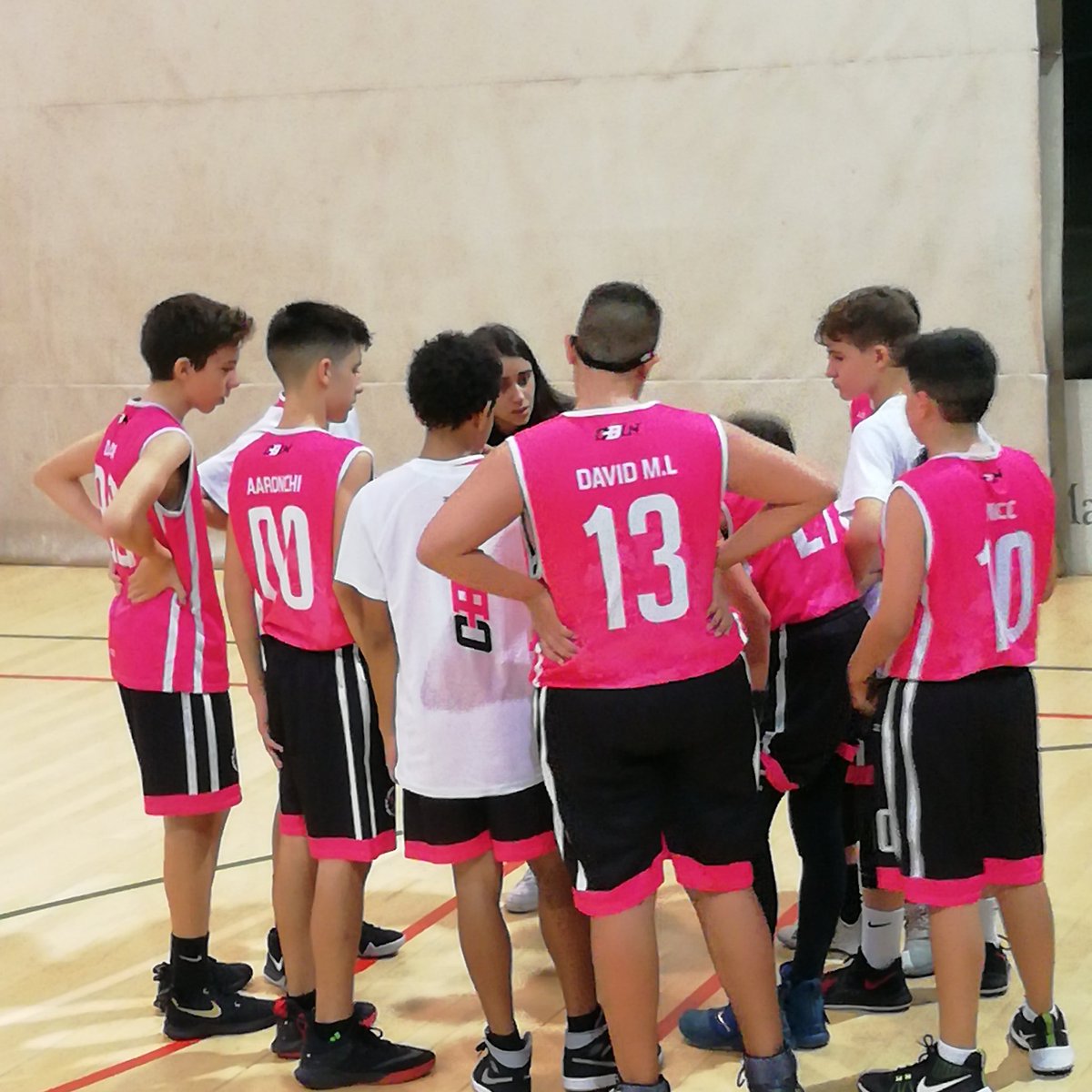 cbisaacnewton's tweet photo. Ya en juego nuestro infantil especial en el Fernando Martín. A por todas chicos! #CBIN #vamosvaldezarza @fuencarralpardo @JMDFuencarral https://t.co/gCrLBwWhV0