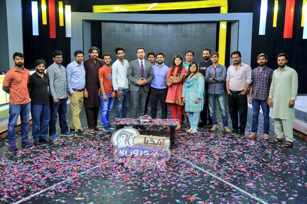 MaryaNaseer's tweet photo. Here we conclude another great season of @IdeaCroronKa_, celebrating the true heroes of Pakistan - The #Entrepreneurs. Together the show has seen Rs. 510 million of investment commitments in 4 seasons with over 100 startups and 23 local &amp; international investors featured.
#ICKS04 https://t.co/jarjWm2HGp