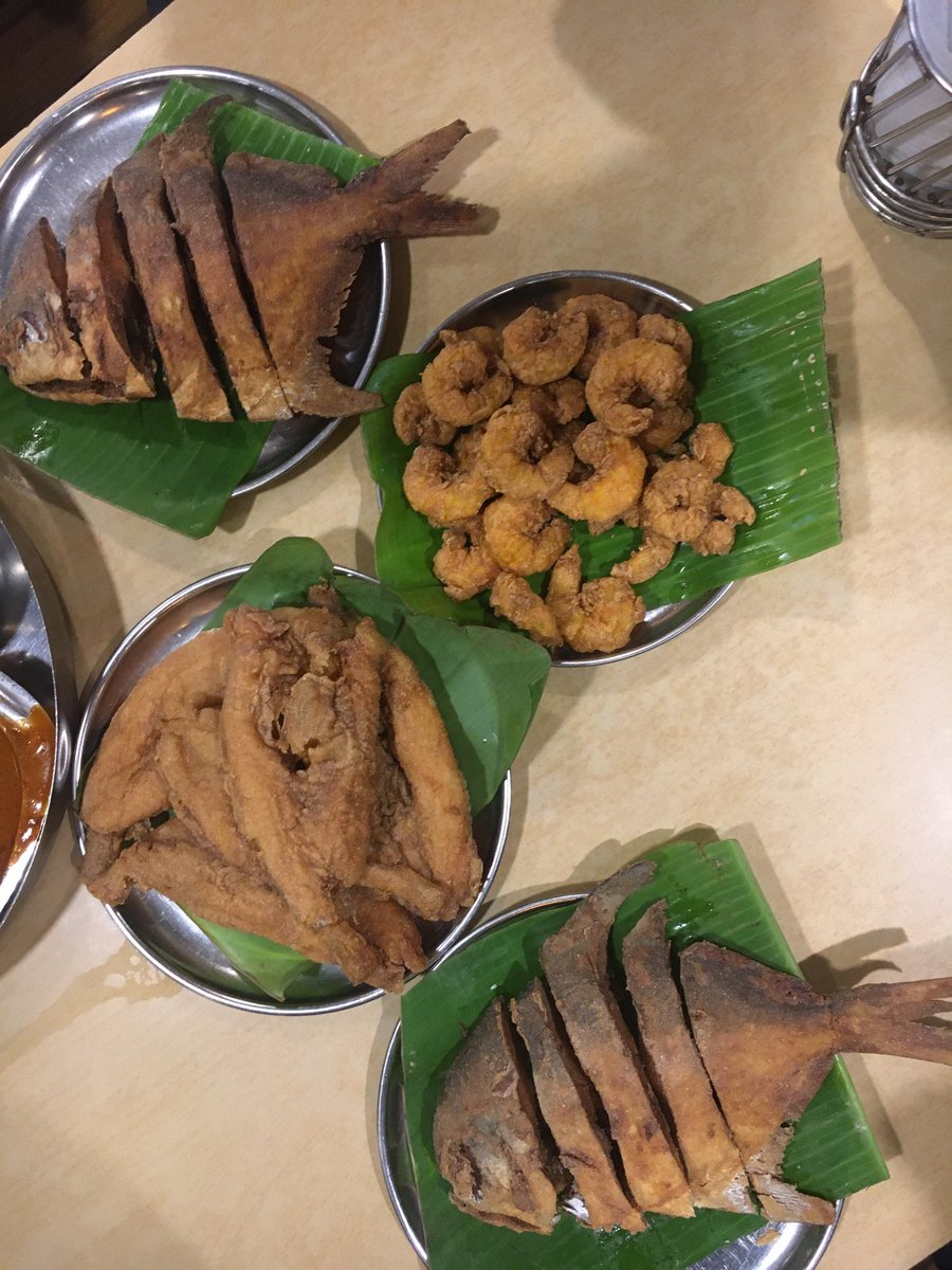suranbs's tweet image. Back to #Saddicha for all the fishy delicacies with friends ⁦@jijimammen938⁩ @sasimenon &amp;amp; Sreeraj    #BombayDuck #Pompret #Surumai #Prawns 👍🏾