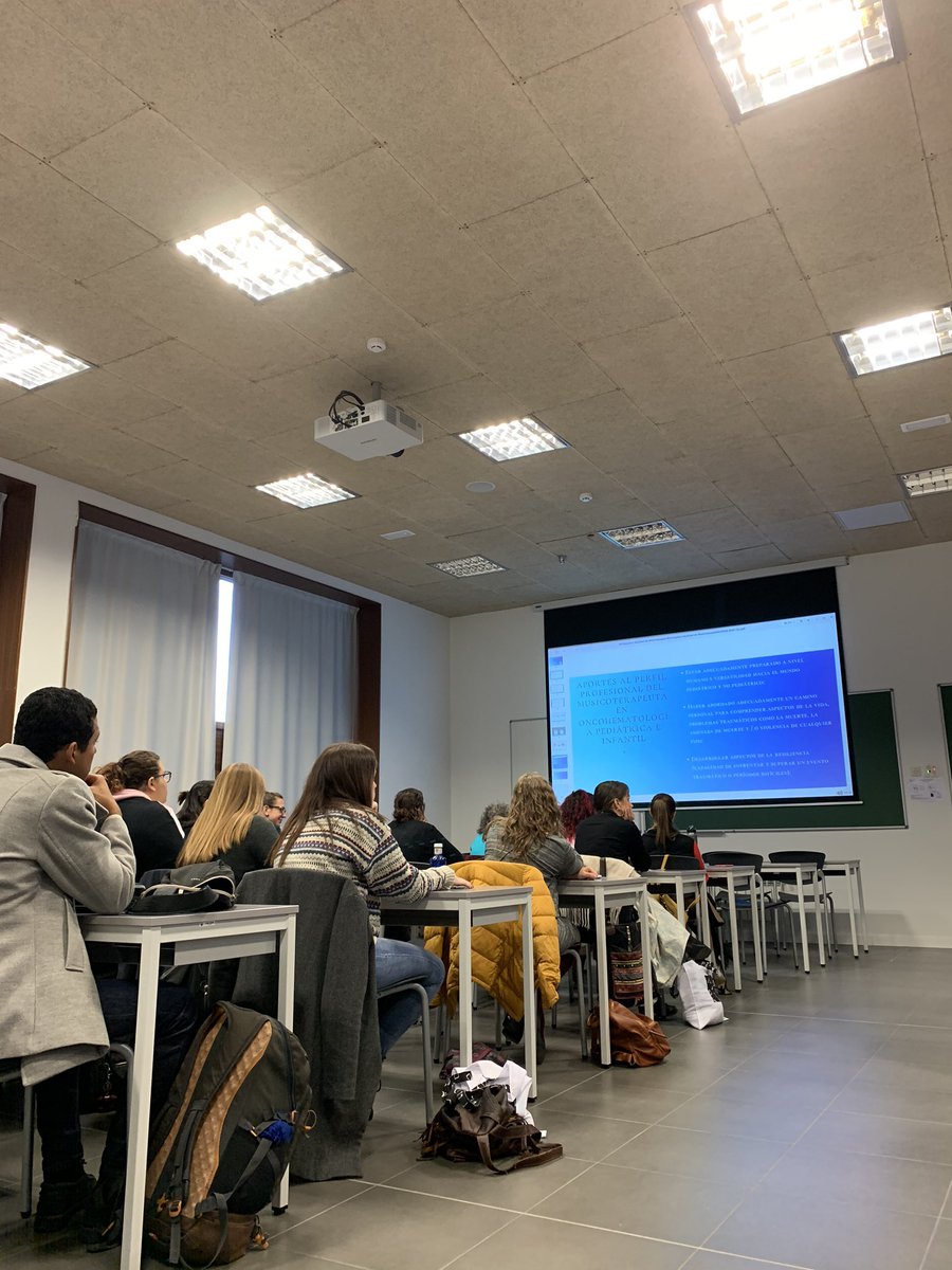 viicnmt19's tweet photo. Comenzamos la jornada del domingo con las comunicaciones orales. Seguimos los últimos avances en nuestra disciplina en el VII Congreso Nacional de Musicoterapia #viicnmt19 #congreso #musicoterapia #music #therapy https://t.co/In2nwsp8Ei